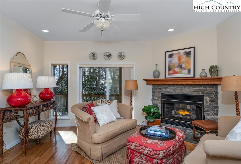 182 Evergreen Springs Ct unit 401, Blowing Rock, NC 28605 - photo 1