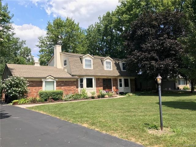 2111 Keylon Dr., West Bloomfield, MI 48324