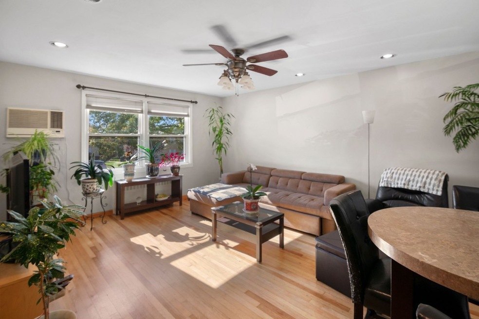 71-04 252nd St unit A, Bellerose, NY 11426 - photo 1