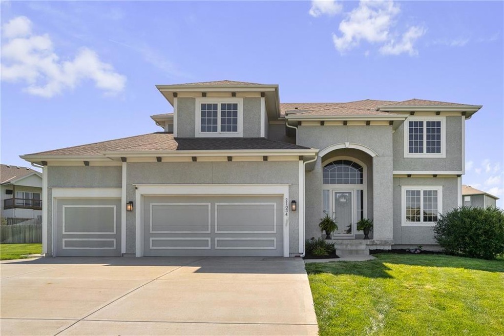 21034 Balsam St, Spring Hill, KS 66083 - photo 1