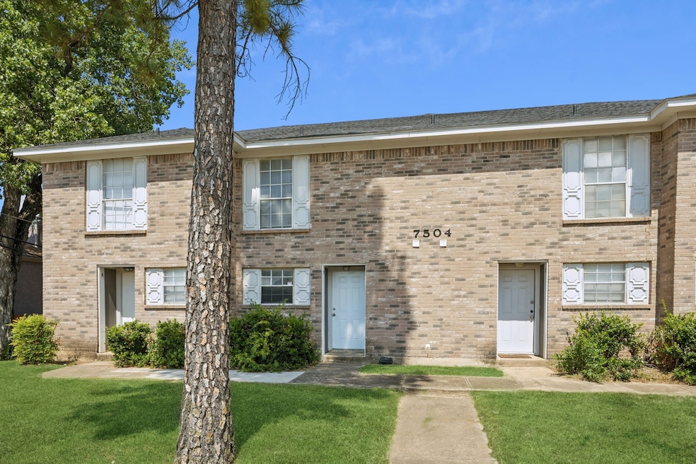 For Sale $724,500 • Co-Listing Agent