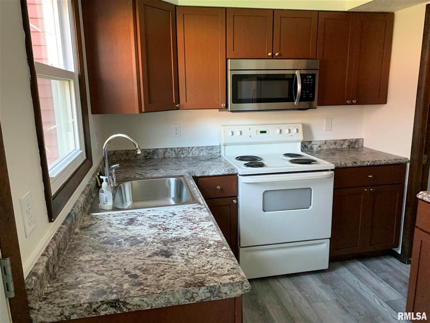 2350 N Kickapoo St, Lincoln, IL 62656 - photo 1