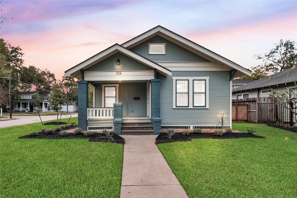 216 Munford St, Houston, TX 77008 - photo 1
