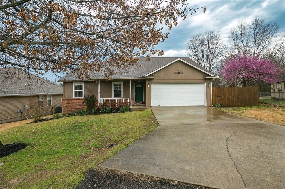 31 Slifer Dr Bella Vista, AR 72714