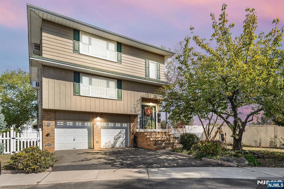 22 Acorn Rd, Secaucus, NJ 07094 - photo 1