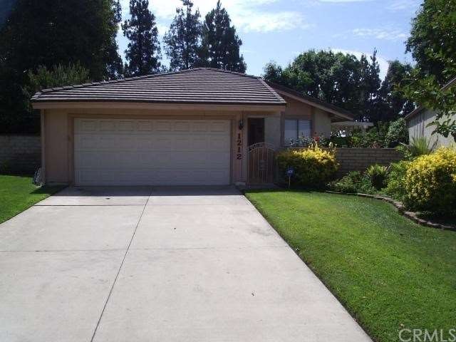 BEAUTIFUL LANDSCAPE WITH PRIVATE COURTYARD.