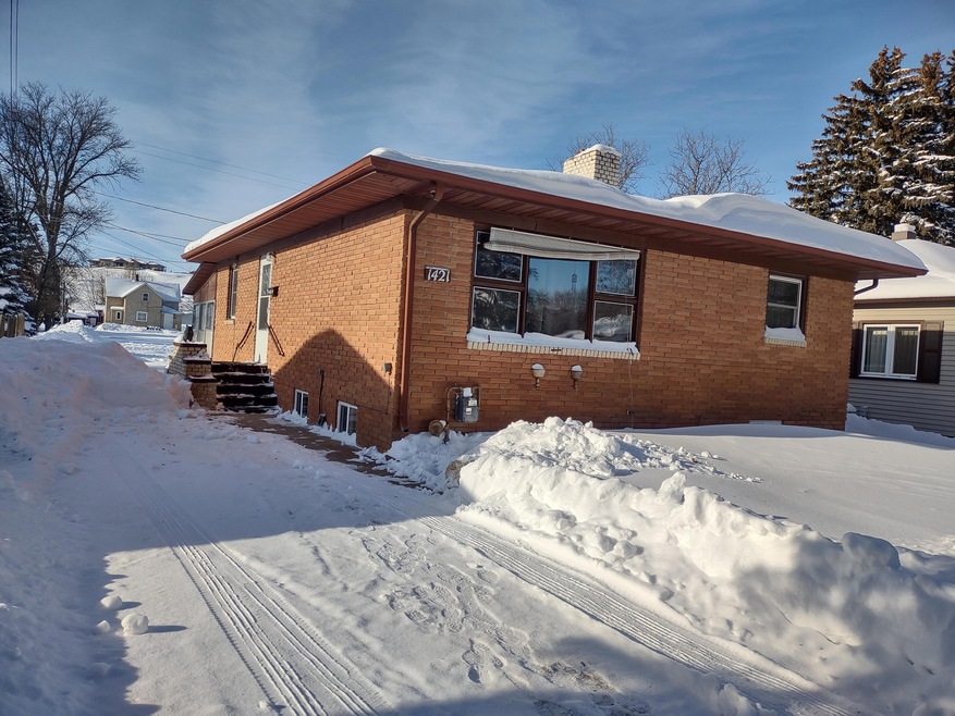 1421 3rd Ave NW, Jamestown, ND 58401 - photo 1