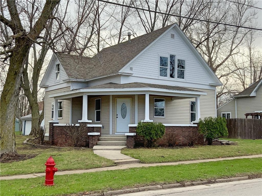 503 S 5th Ave W, Newton, IA 50208 - photo 1
