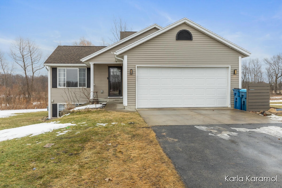 2286 Winston View Dr NE unit 7, Cedar Springs, MI 49319 - photo 1