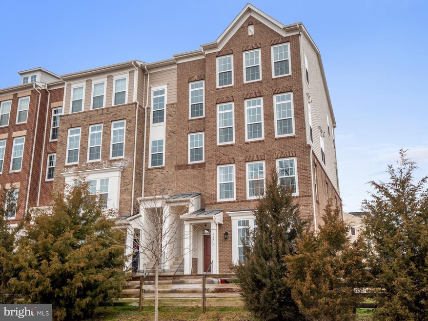 43511 Town Gate Square, Chantilly, VA 20152 - photo 1