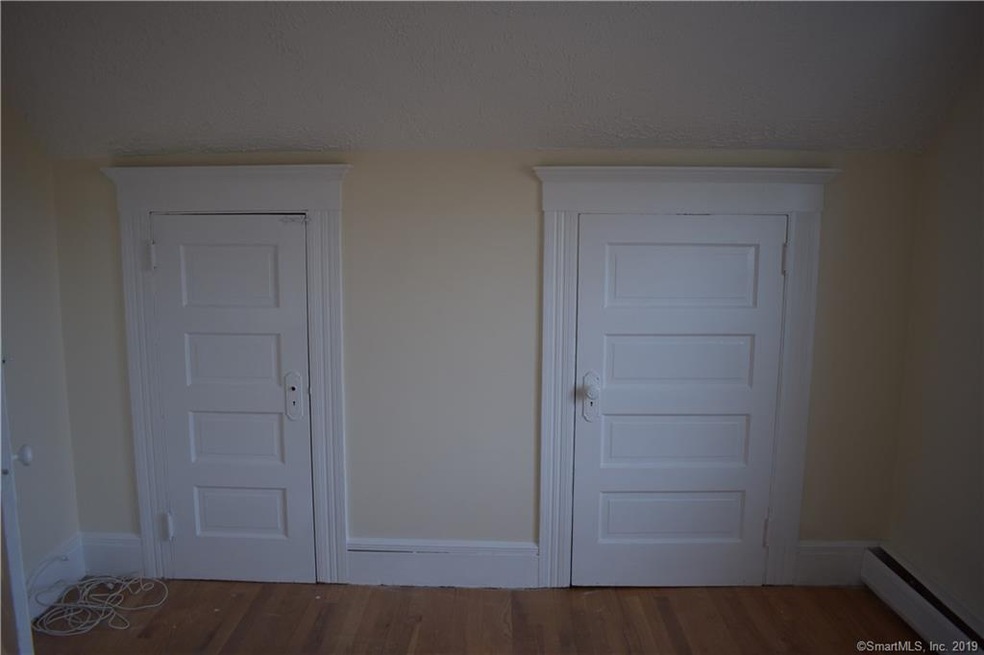 49 Gem Ave unit 3, Bridgeport, CT 06606 - photo 1