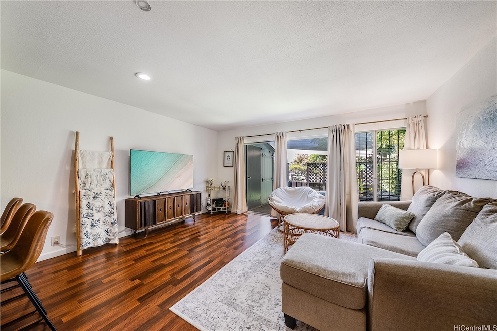 92-984 Panana St unit 10, Kapolei, HI 96707 - photo 1