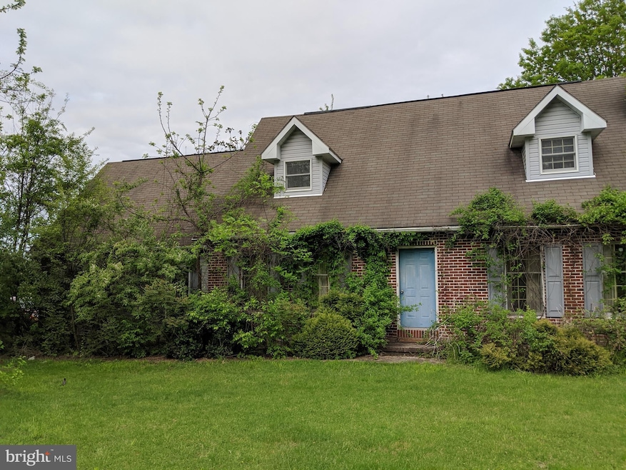 807 Old Fritztown Rd, Reading, PA 19608 - photo 1