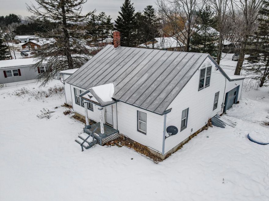 37 Jackson St, Skowhegan, ME 04976 - photo 1