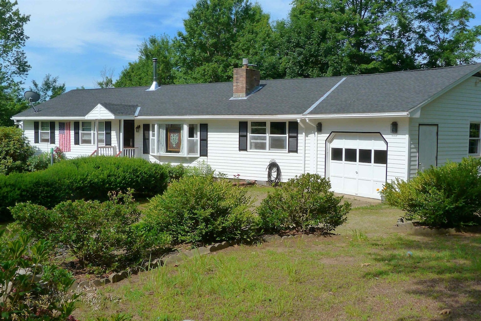 9 Pinewood Cir, Walpole, NH 03608 - photo 1