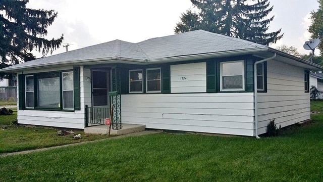 1724 Lyons Ct, Waukegan, IL 60085 - photo 1