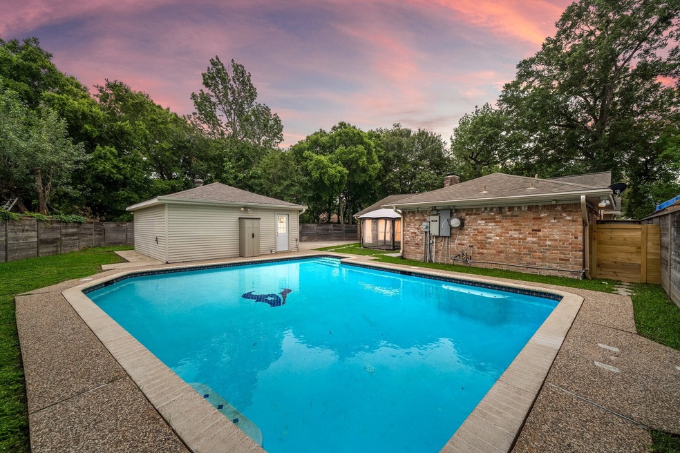 6410 Fairwood Dr, Houston, TX 77088 - photo 1