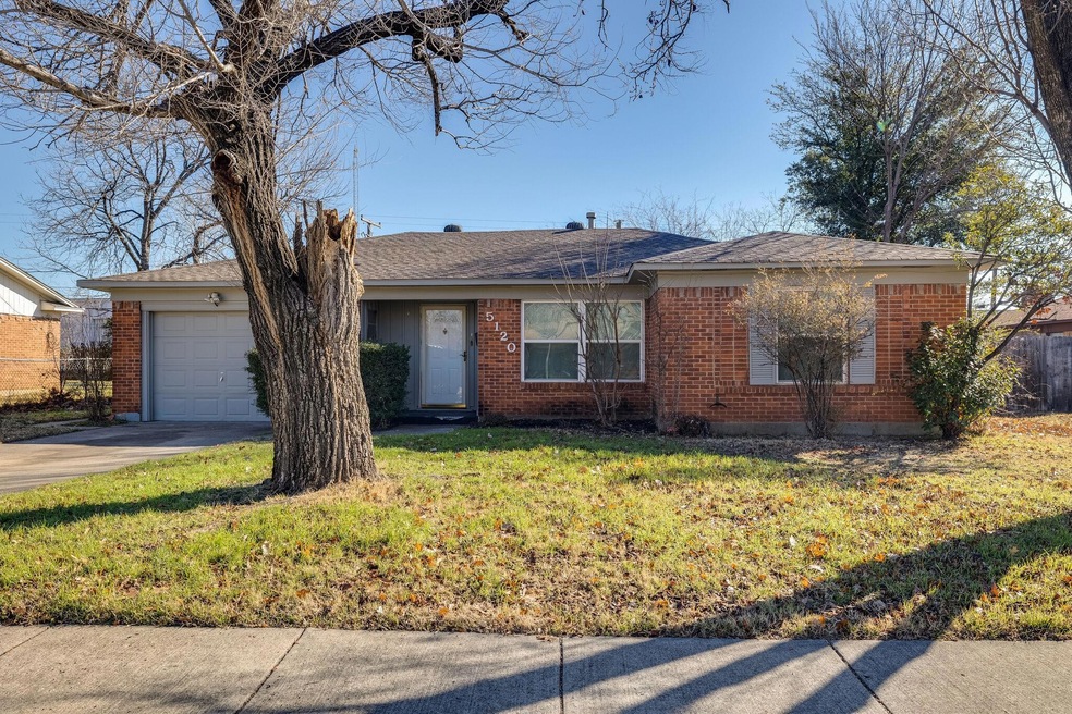 5120 Roberta Dr, North Richland Hills, TX 76180 - photo 1