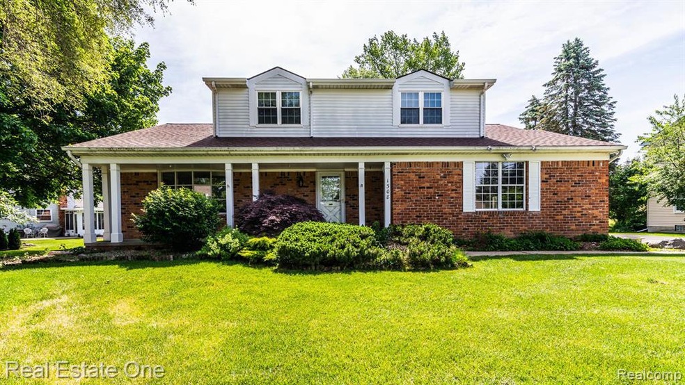 1308 Chanticlair Circle - Decorate and Save!