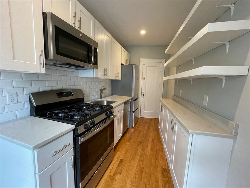 90 Kilsyth Rd unit 28, Brighton, MA 02135 - photo 1