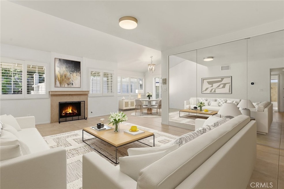 22117 Burbank Blvd unit 7, Woodland Hills, CA 91367 - photo 1