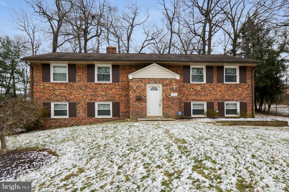 3023 Chapel View Dr, Beltsville, MD 20705 - photo 1