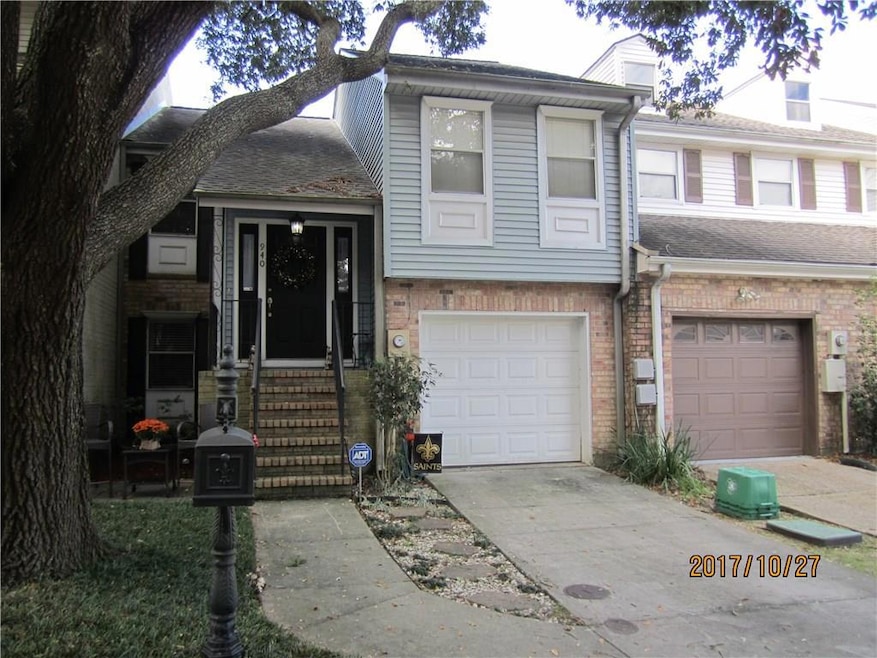 940 OLD METAIRIE PLACE