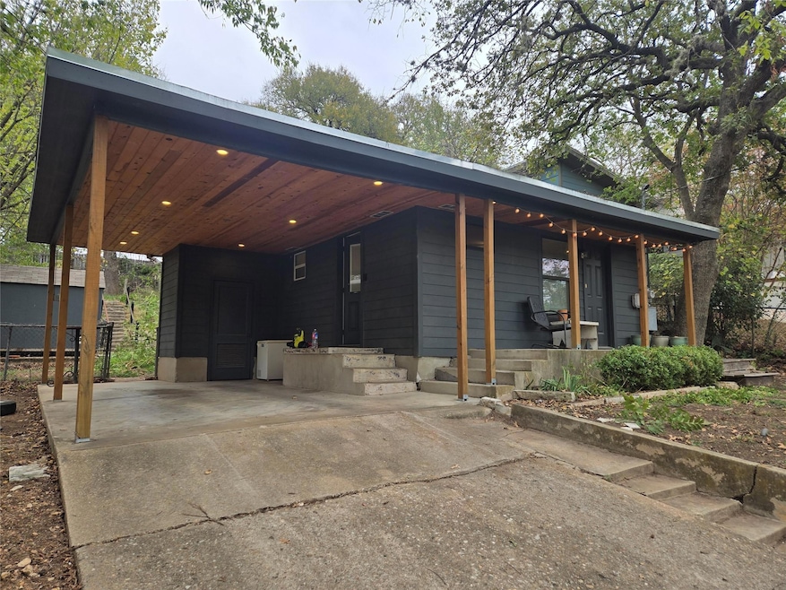 1307 Deloney St, Austin, TX 78721 - photo 1