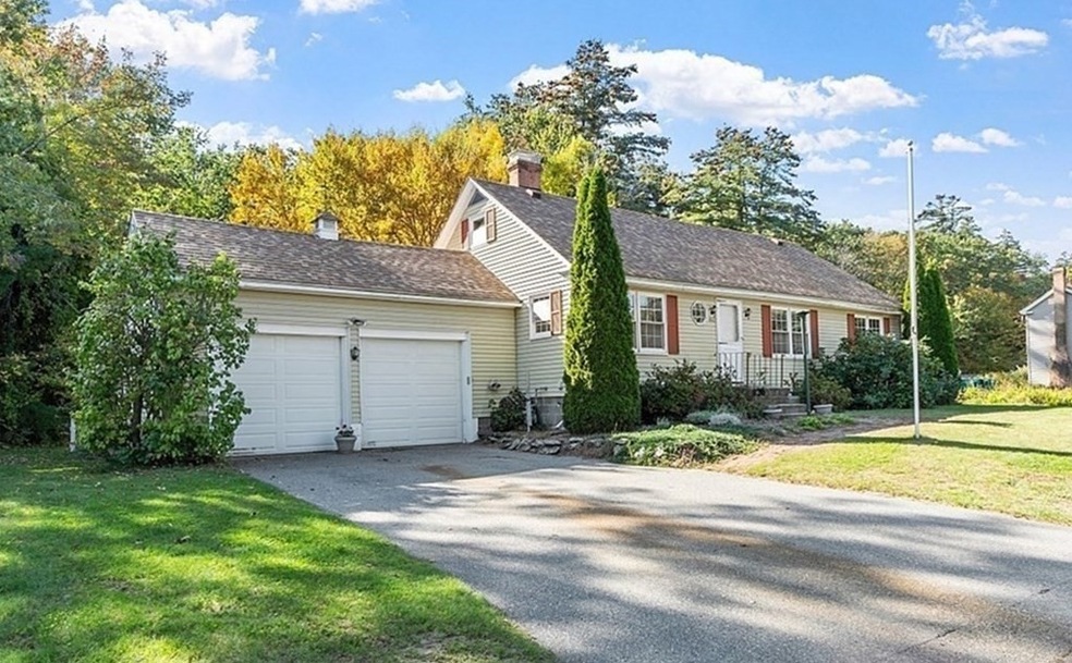 612 Rindge Rd, Fitchburg, MA 01420 - photo 1