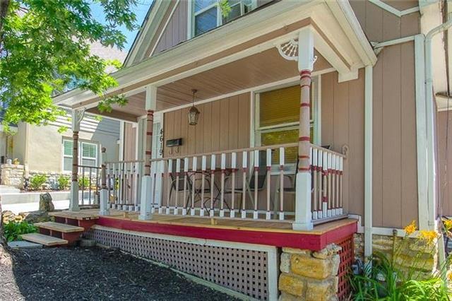 100+ year old home in fantastic location!