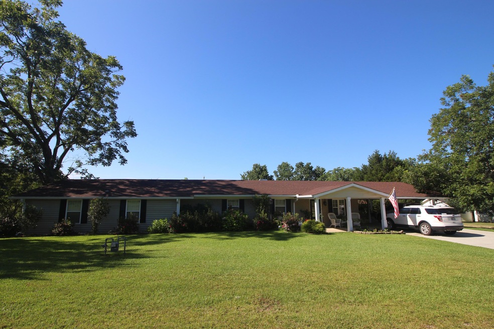 350 Maxey Rd, Laurel, MS 39443 - photo 1