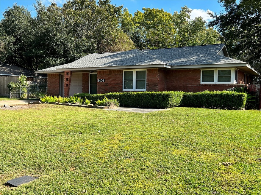 1403 Ansbury Dr, Houston, TX 77018 - photo 1