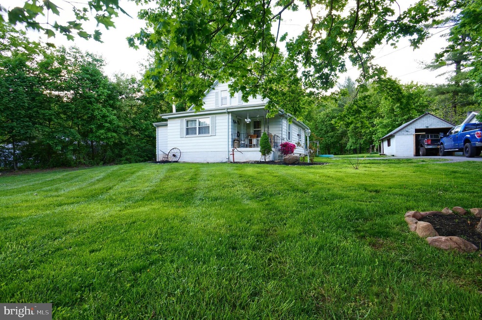 380 Mels Ln, Harrisburg, PA 17112 - photo 1