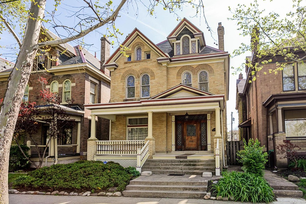 Welcome Home to 796 Neil Ave.