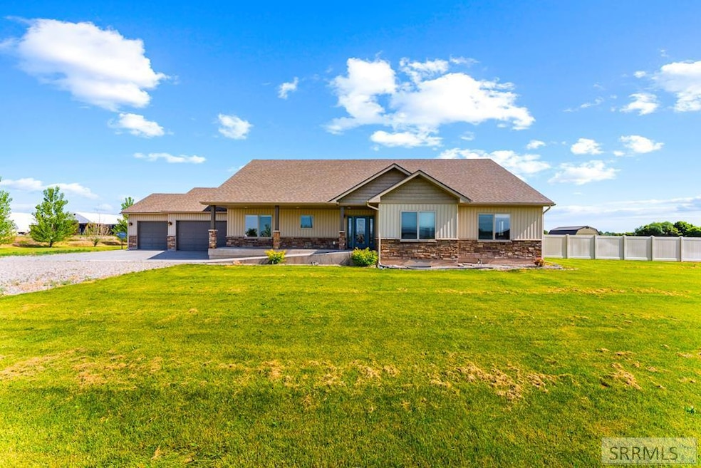 3867 E 49th N, Idaho Falls, ID 83401 - photo 1