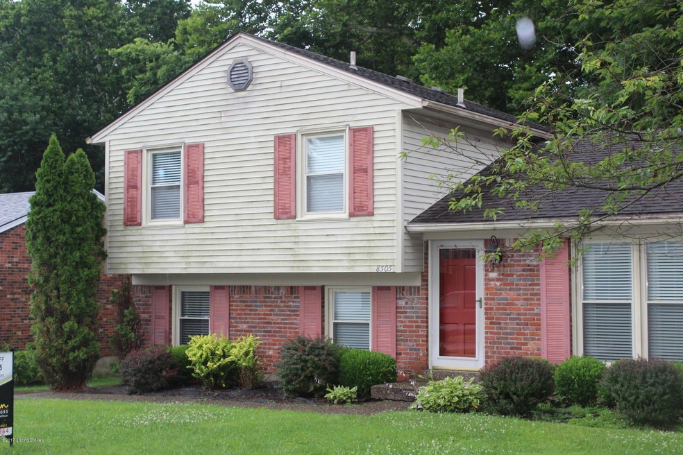 8505 Roseborough Rd, Louisville, KY 40228 - photo 1