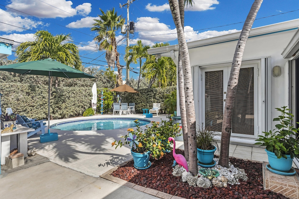 2807 backyard