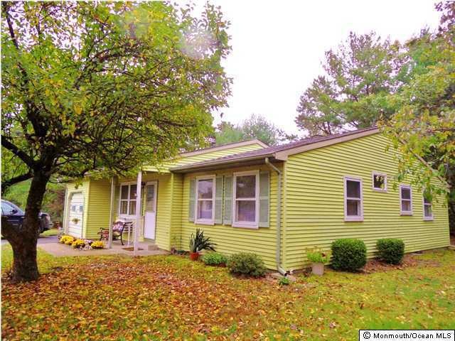 15 N Chestnut Ave, Whiting, NJ 08759 - photo 1