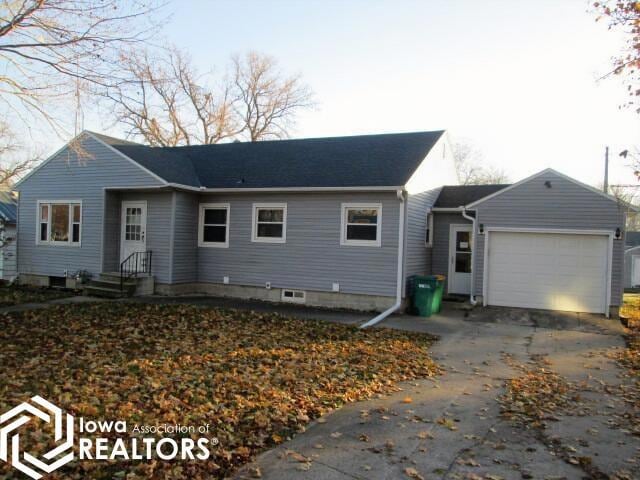 308 S 3rd St, Klemme, IA 50449 - photo 1