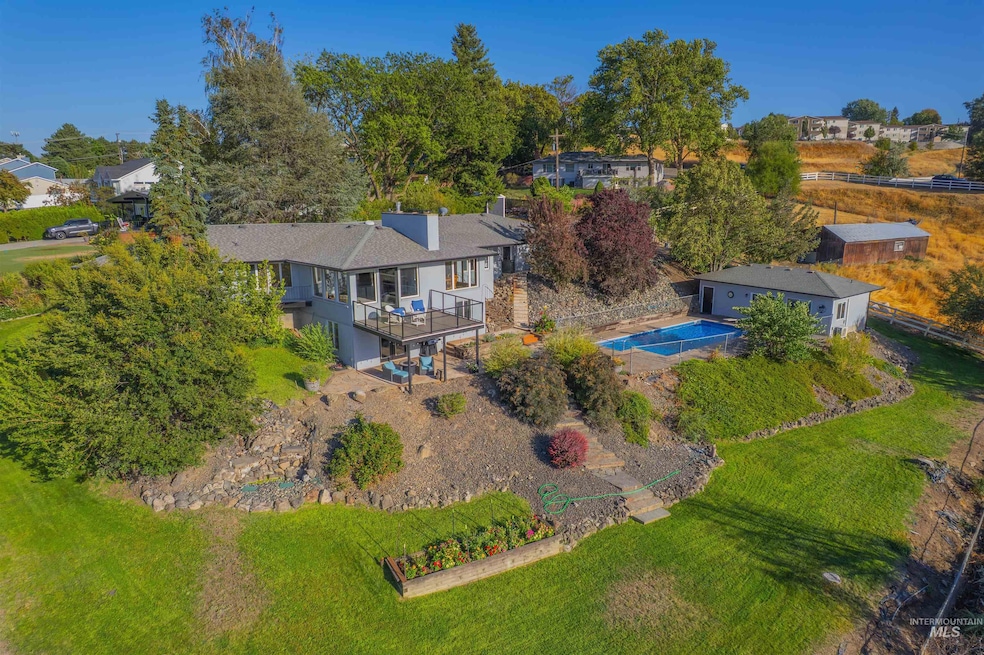 For Sale $799,000 • Co-Listing Agent