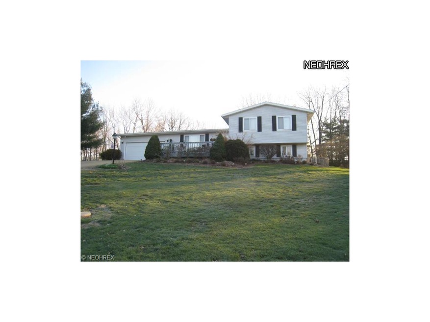 Great 3 level split on over half an acre in wonder