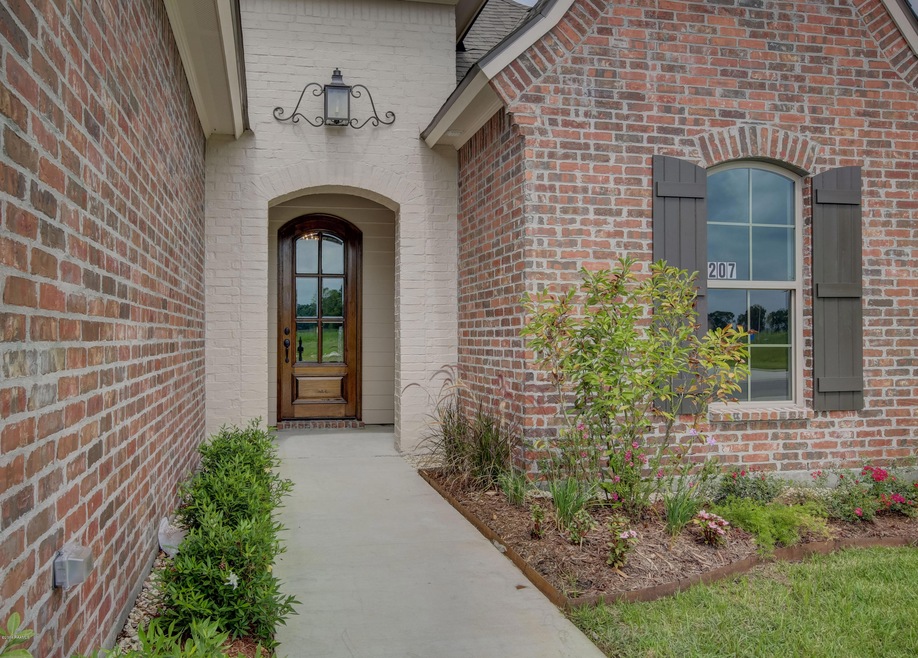 207 Santander Dr, Youngsville, LA 70592 - photo 1