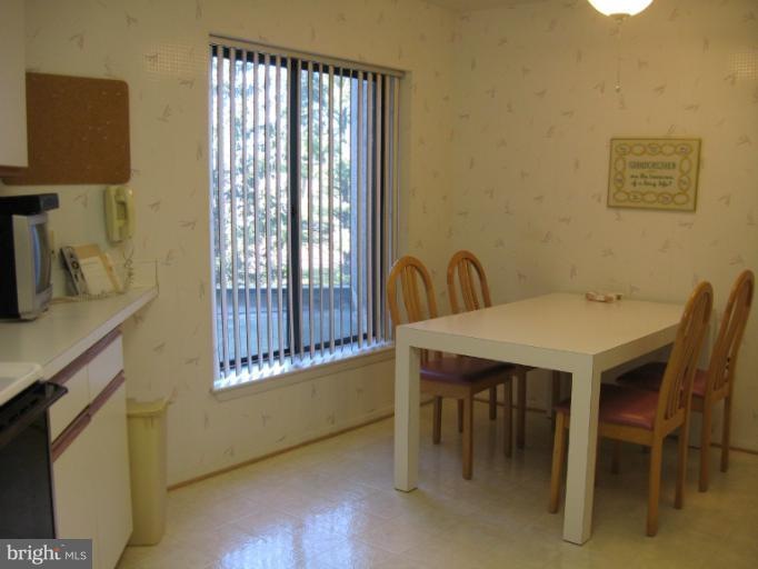 3011 Fallstaff Rd unit 205A, Baltimore, MD 21209 - photo 1