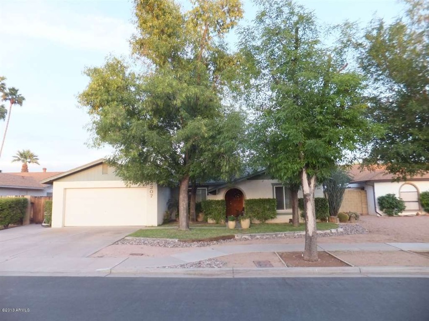 2207 S Noche de Paz, Mesa, AZ 85202 - photo 1