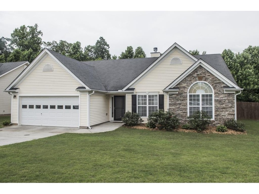 Level driveway, level lot