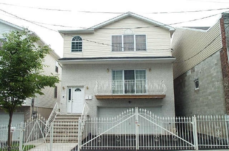 92 E Bigelow St, Newark, NJ 07114 - photo 1