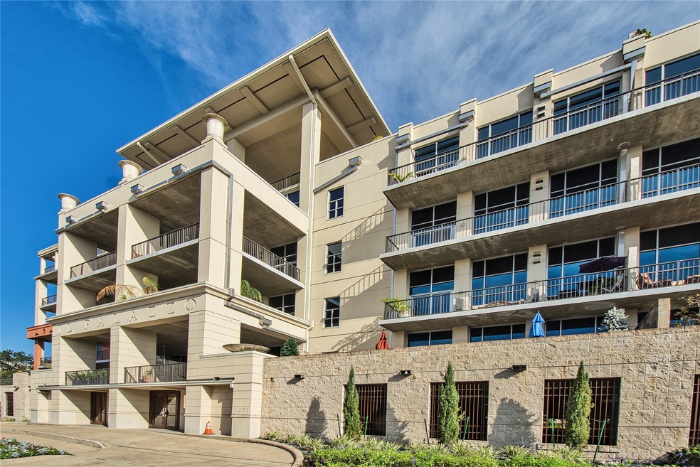 Il Palazzo - A charming 6 story mid-rise condomini