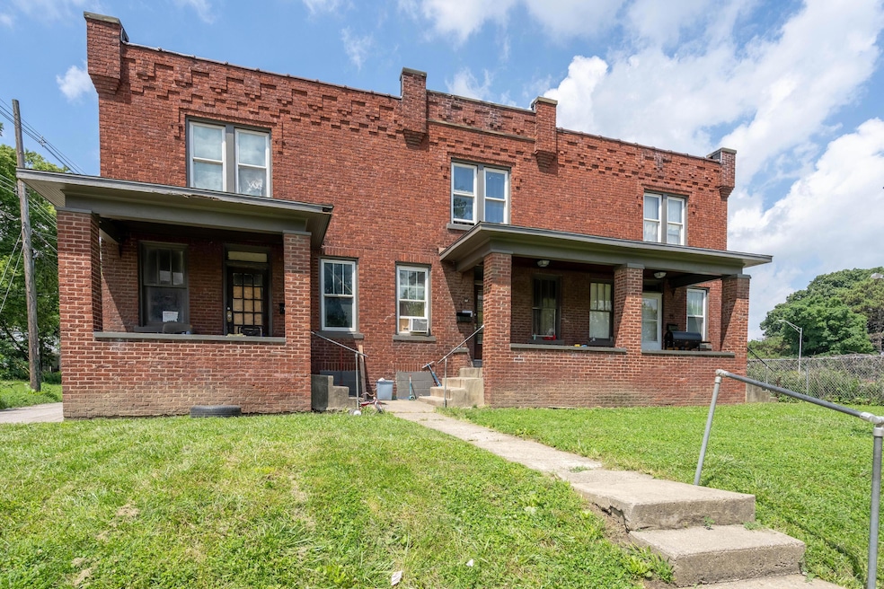 outdoor 15-19 Whitethorne Ave-2