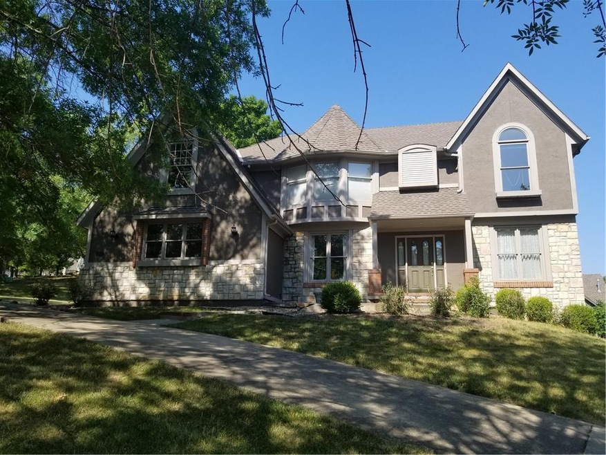 5632 Oakview St, Shawnee, KS 66216 - photo 1