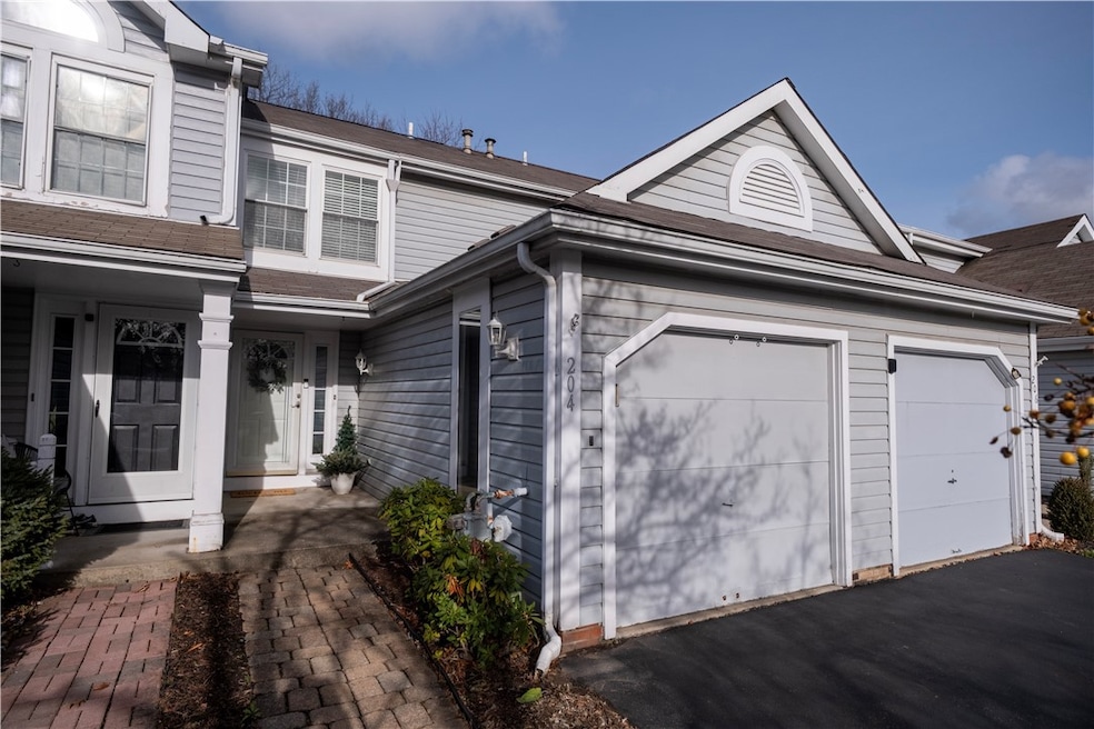 204 Clearbrook Ct, Cranberry Township, PA 16066 - photo 1